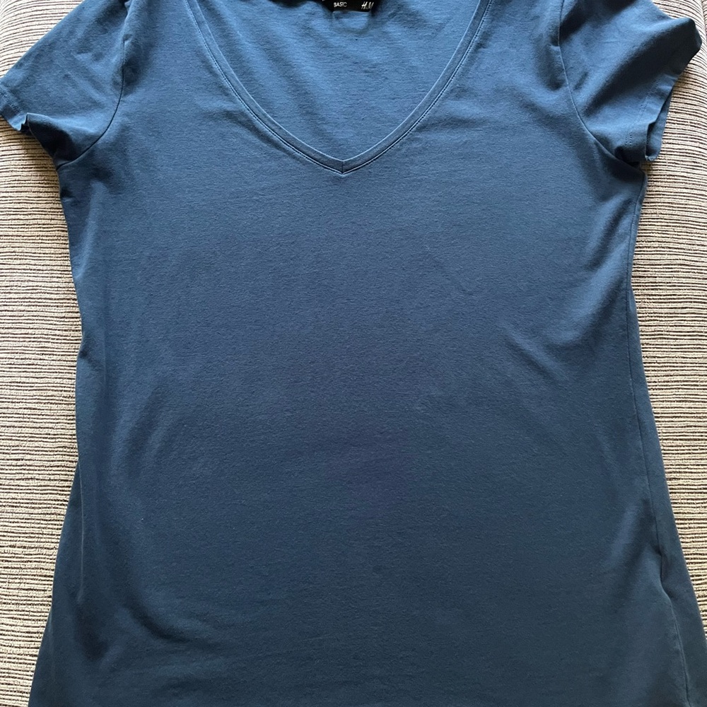 H&M Short Sleeve V-Neck Tee in Slate Blue